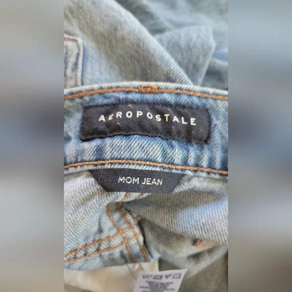 Aeropostale women's size 000 distressed mom jeans light blue Preowned waist 26" - Picture 4 of 10